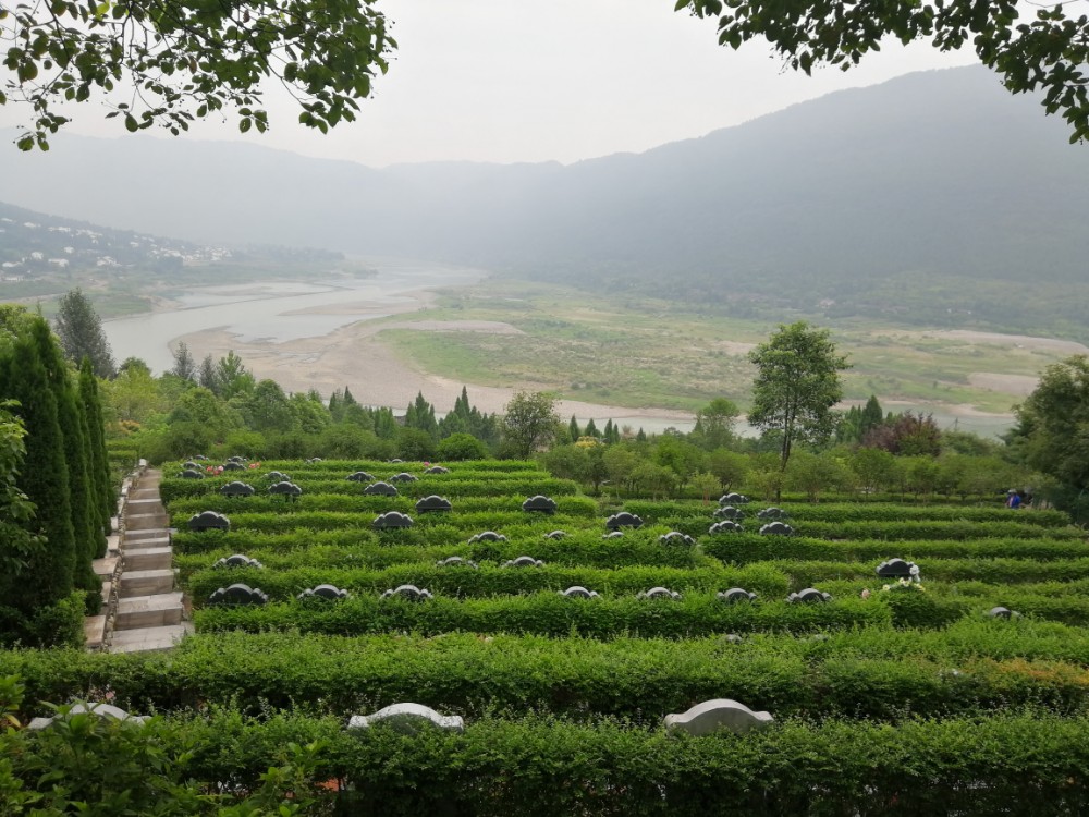 龙山陵园文化